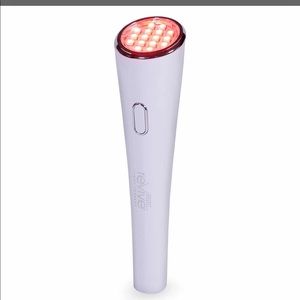 LED Wrinkle Treatment by Glo